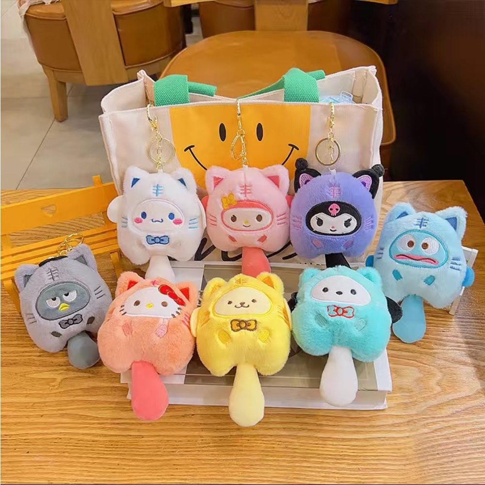 PLUSH -KEYCHAIN -CHARMS 💕HELLO KITTY SANRIO💕